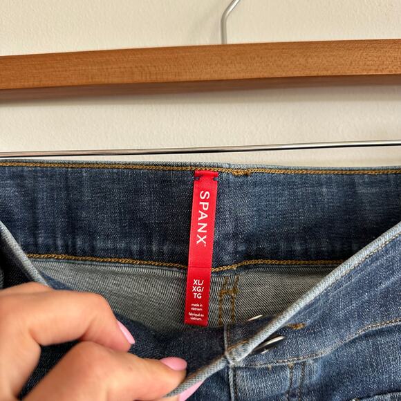 Spanx Denim Patch Pockets High Rise Cropped Wide Leg Jeans Blue XL NWT - Picture 5 of 10